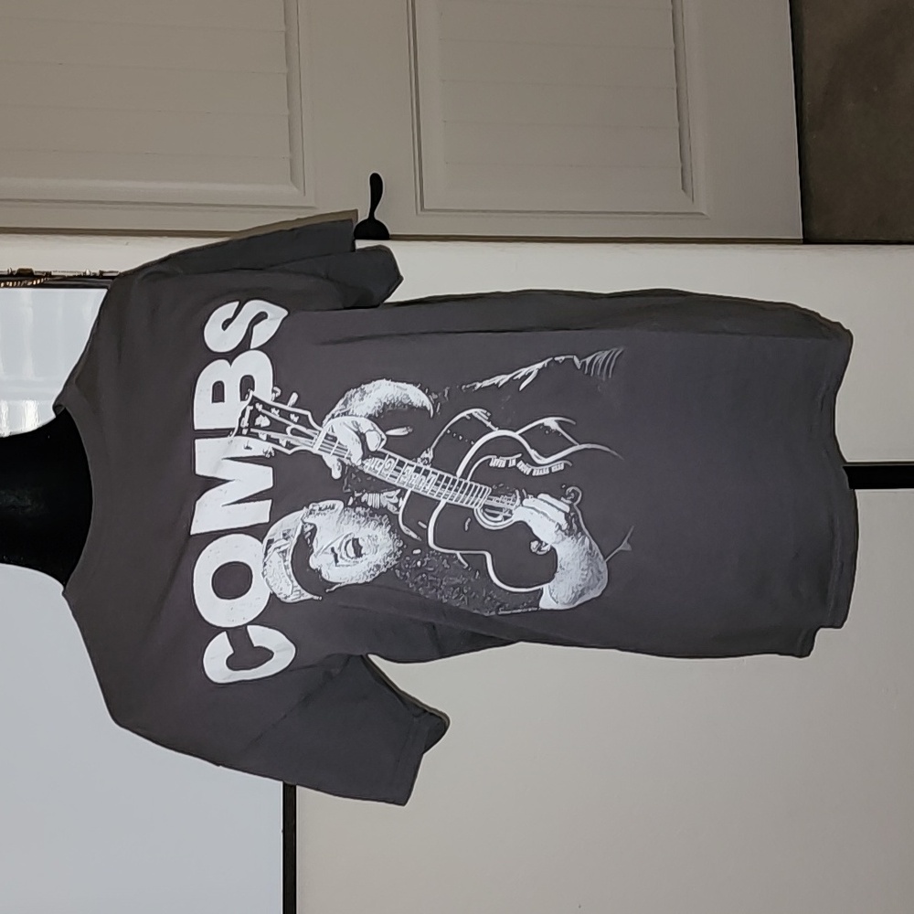Luke Combs "Growing up, Getting Old" Official Merchandise T-Shirt, size M